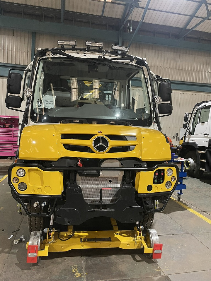 UNIMOG - Auto s hydraulickou rukou: obrázek 2 UNIMOG - Auto s hydraulickou rukou: obrázek 2