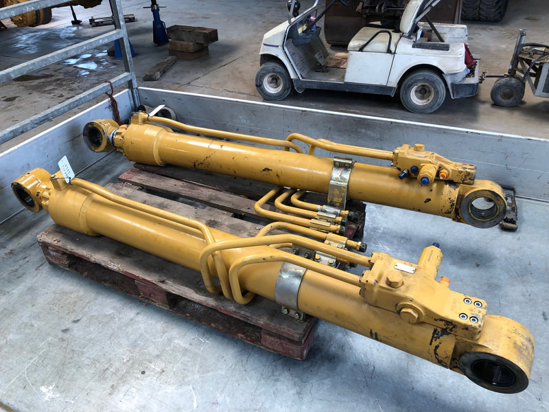 Caterpillar 322B Boomcylinder OEM 1184166 - Hydraulika: obrázek 1 Caterpillar 322B Boomcylinder OEM 1184166 - Hydraulika: obrázek 1