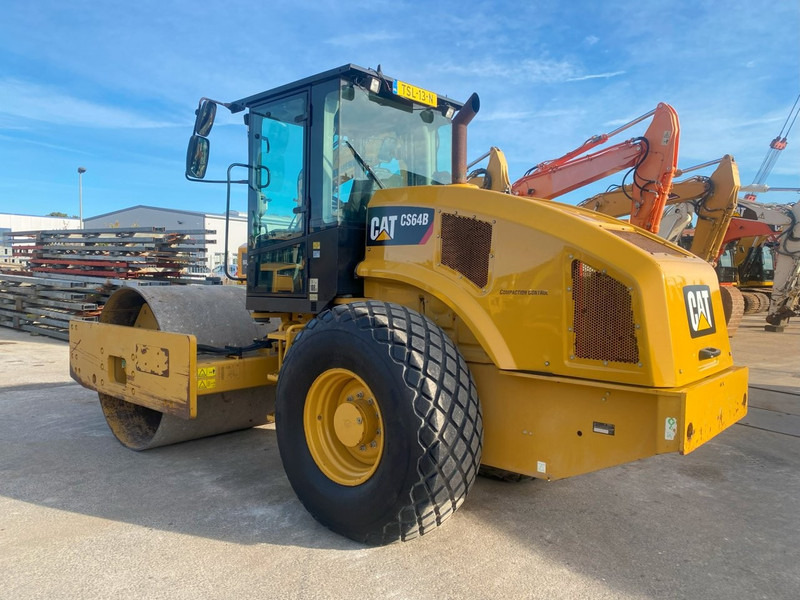 Caterpillar CS64B NVT - Válec: obrázek 1 Caterpillar CS64B NVT - Válec: obrázek 1