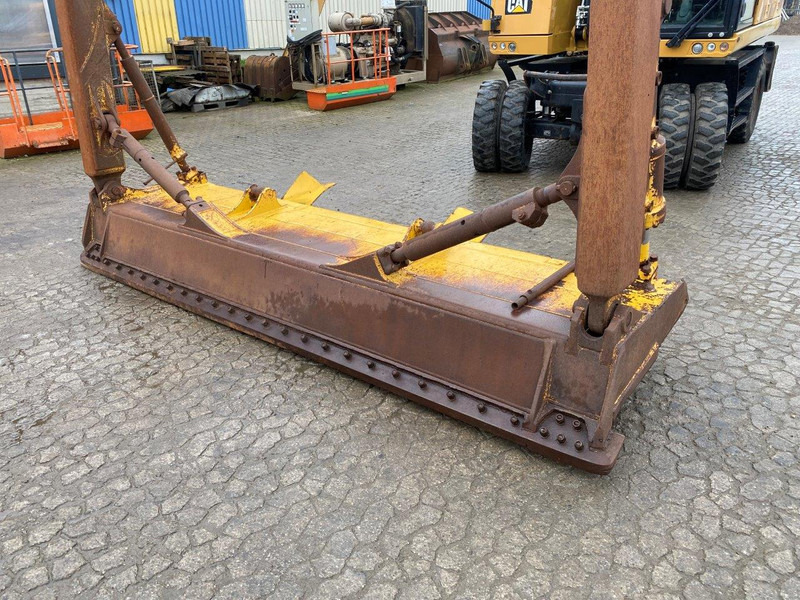 Caterpillar D65 PX - Radlice: obrázek 2 Caterpillar D65 PX - Radlice: obrázek 2