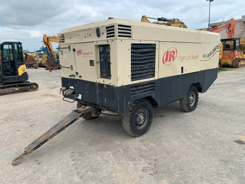 Doosan 12/235 NVT - Mobilní kompresor: obrázek 1 Doosan 12/235 NVT - Mobilní kompresor: obrázek 1