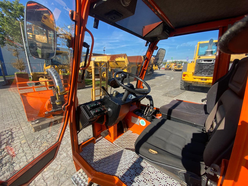 Holder C3.42 NVT - Vozidlo pro zimní údržbu: obrázek 4 Holder C3.42 NVT - Vozidlo pro zimní údržbu: obrázek 4