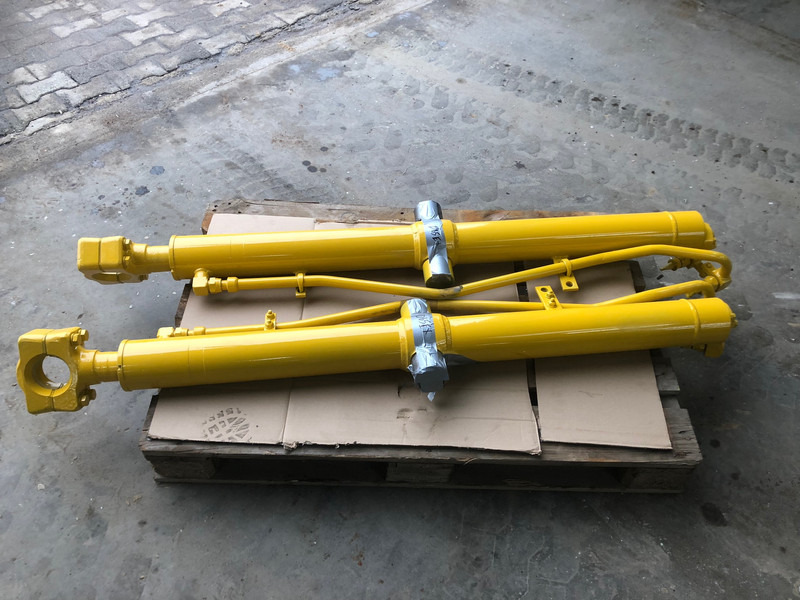 Komatsu D65-15 EX/PX Blade Lift Cylinder OEM 707-02-X0220 - Hydraulika: obrázek 1 Komatsu D65-15 EX/PX Blade Lift Cylinder OEM 707-02-X0220 - Hydraulika: obrázek 1