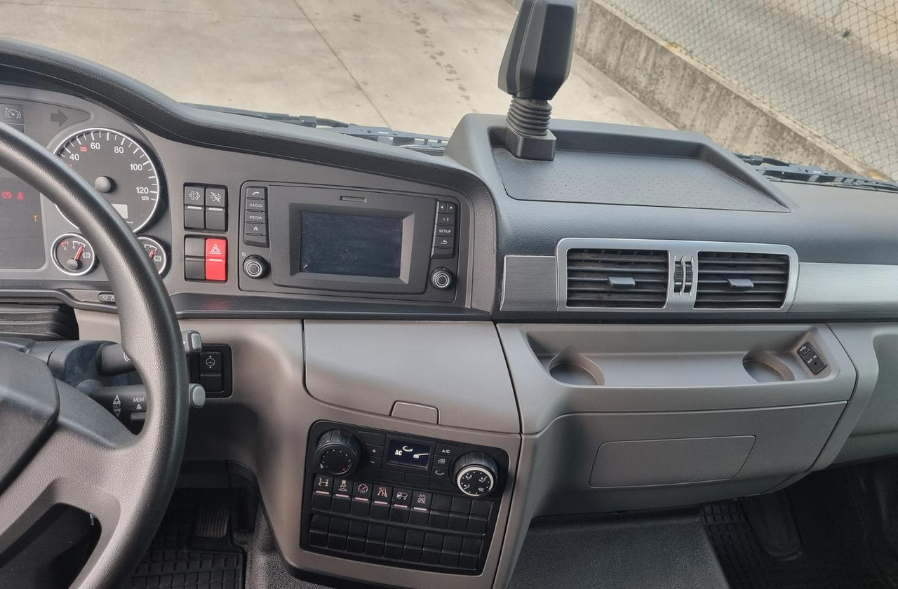 Skříňový nákladní auto Man 8.190 furgone e sponda euro 6: obrázek 12