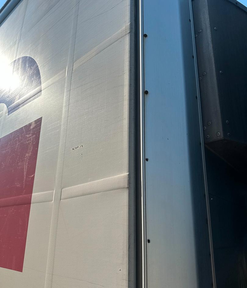 Schmitz Cargobull SANH SCB S3T - Plachtový návěs: obrázek 4 Schmitz Cargobull SANH SCB S3T - Plachtový návěs: obrázek 4