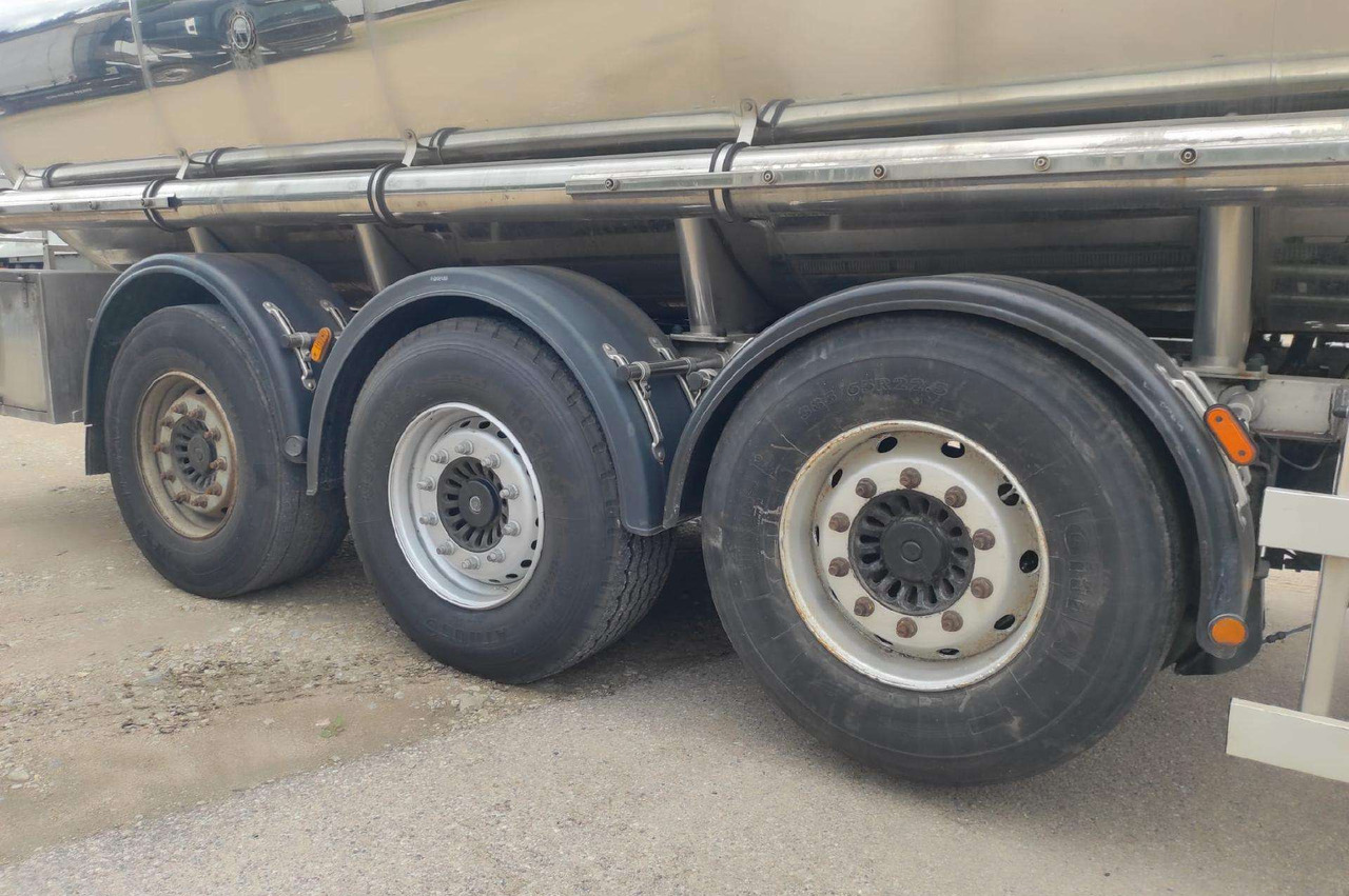 Farcinox - Cisternový návěs: obrázek 4 Farcinox - Cisternový návěs: obrázek 4