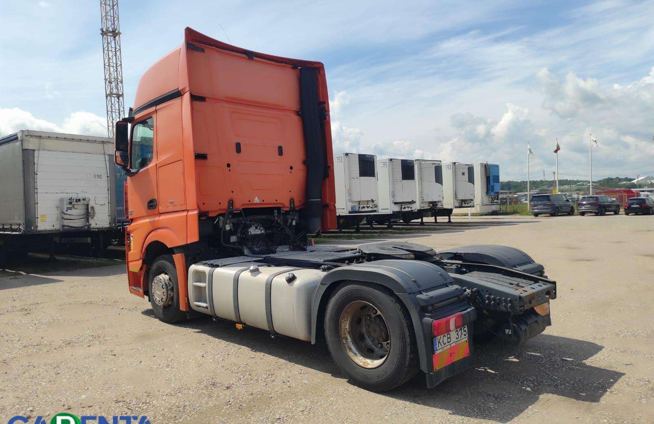 Mercedes-Benz Actros 1845 - Tahač: obrázek 3 Mercedes-Benz Actros 1845 - Tahač: obrázek 3