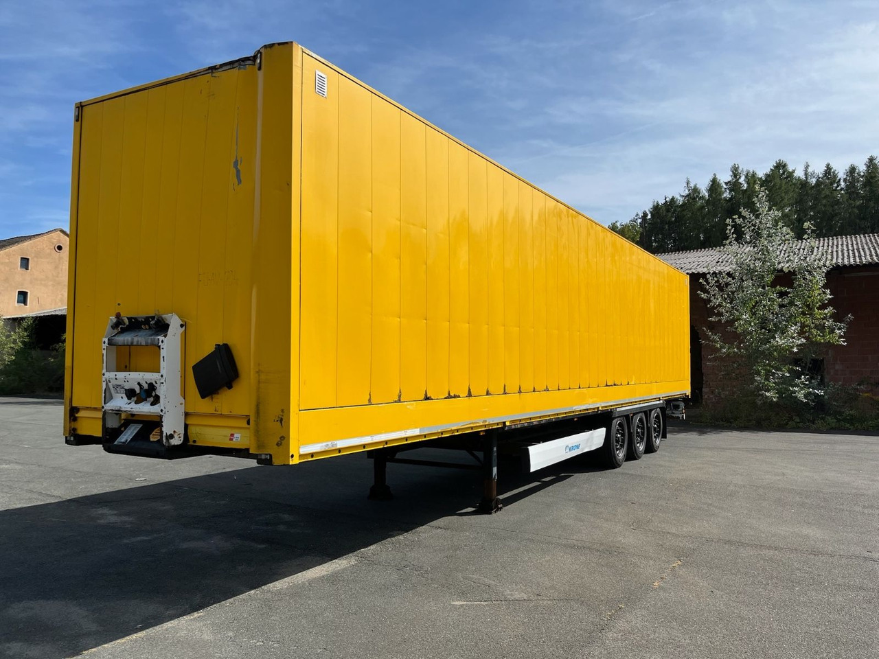 Krone SD/DA03LNF Koffer/TÜV03-2026/Payload-27607kg - Skříňový návěs: obrázek 3 Krone SD/DA03LNF Koffer/TÜV03-2026/Payload-27607kg - Skříňový návěs: obrázek 3