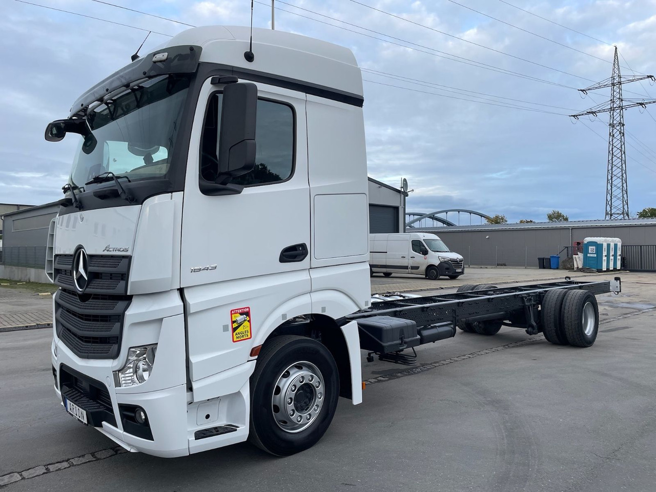 Mercedes-Benz Actros 4 1843 4x2 Fahrgestell/StandAC/ACC/EU6 - Podvozek s kabinou: obrázek 3 Mercedes-Benz Actros 4 1843 4x2 Fahrgestell/StandAC/ACC/EU6 - Podvozek s kabinou: obrázek 3