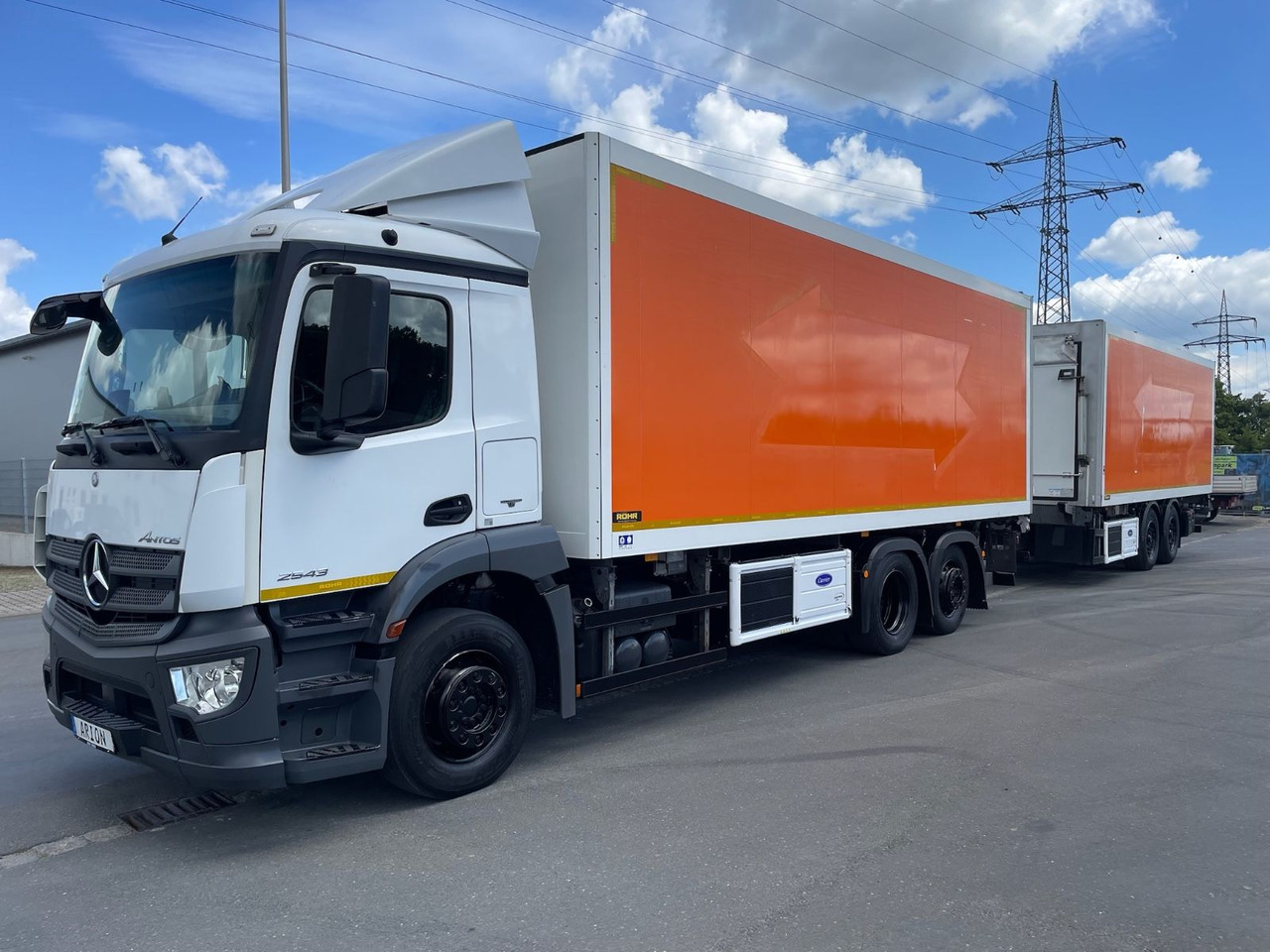 Mercedes-Benz Antos 2543 6x2 Kühlkoffer/CARRIER/ROHR/NLA/LBW - Chladírenský nákladní automobil: obrázek 3 Mercedes-Benz Antos 2543 6x2 Kühlkoffer/CARRIER/ROHR/NLA/LBW - Chladírenský nákladní automobil: obrázek 3