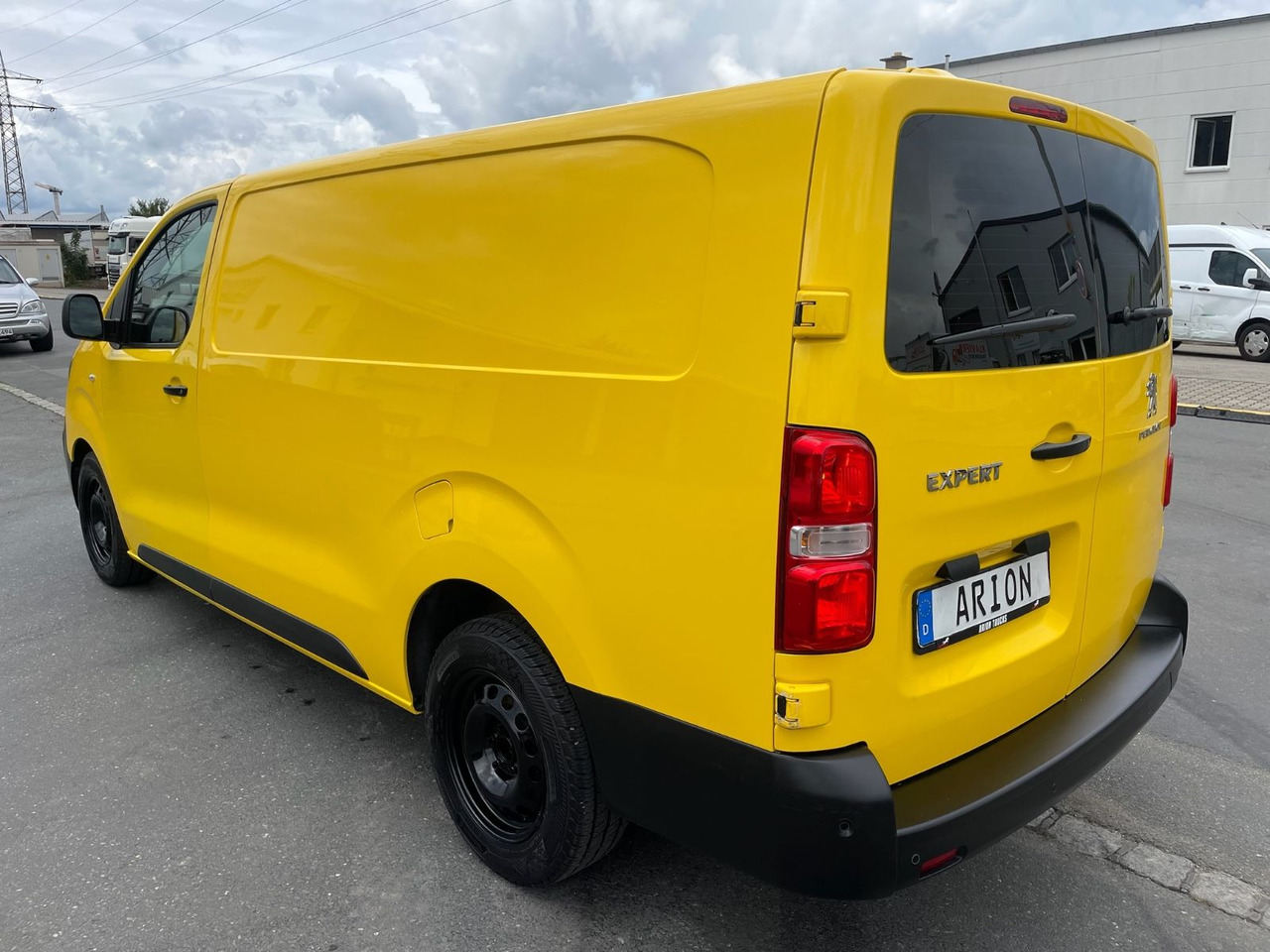 Peugeot Expert Kasten Pro L3/2.0 BlueHDI/AC/15xVerfügbar - Malá dodávka: obrázek 4 Peugeot Expert Kasten Pro L3/2.0 BlueHDI/AC/15xVerfügbar - Malá dodávka: obrázek 4