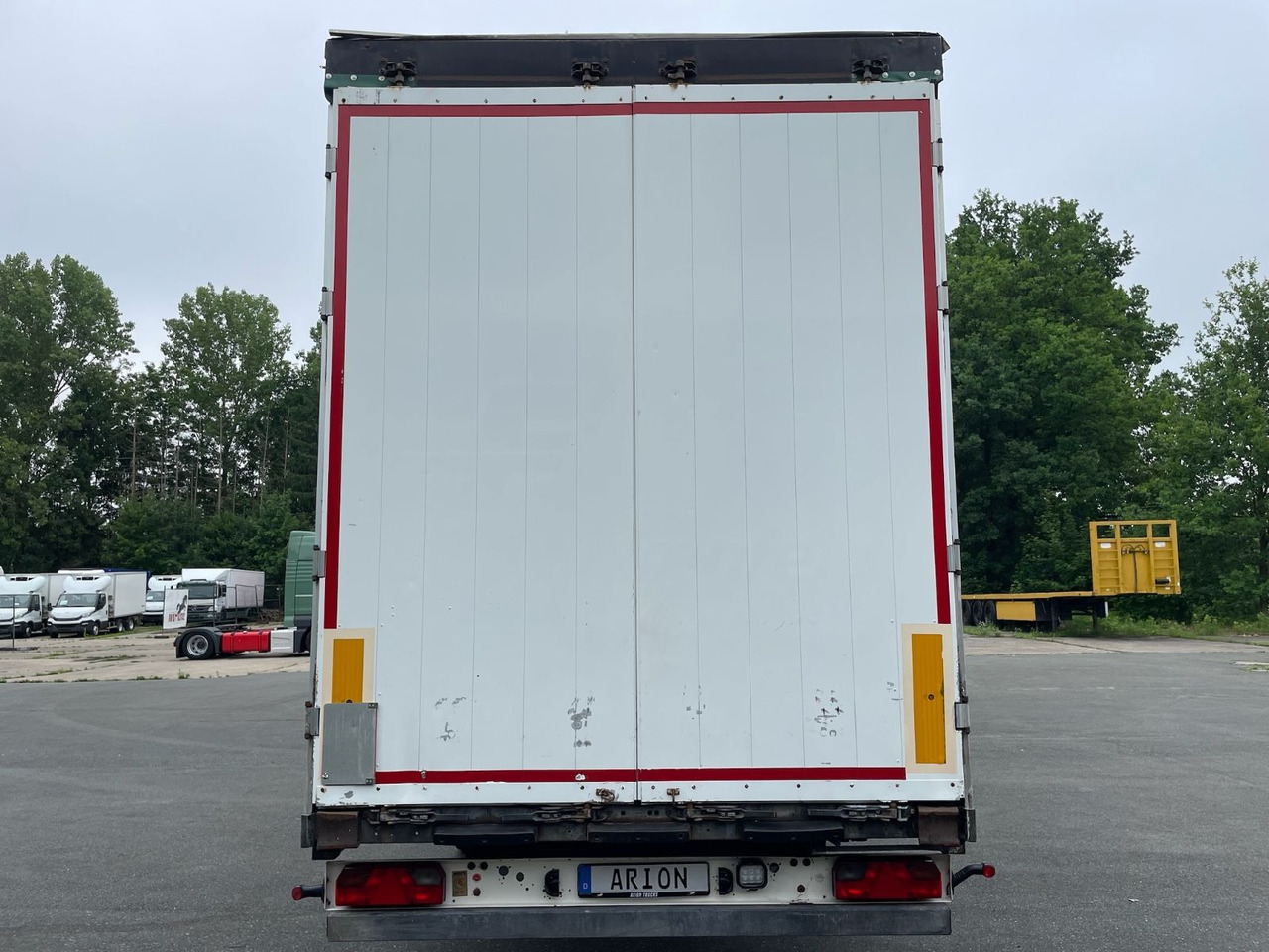 Schmitz Cargobull S01 3-Achs/Pritsche+Plane/13,5m/28100kg-Nutzlast - Plachtový návěs: obrázek 5 Schmitz Cargobull S01 3-Achs/Pritsche+Plane/13,5m/28100kg-Nutzlast - Plachtový návěs: obrázek 5