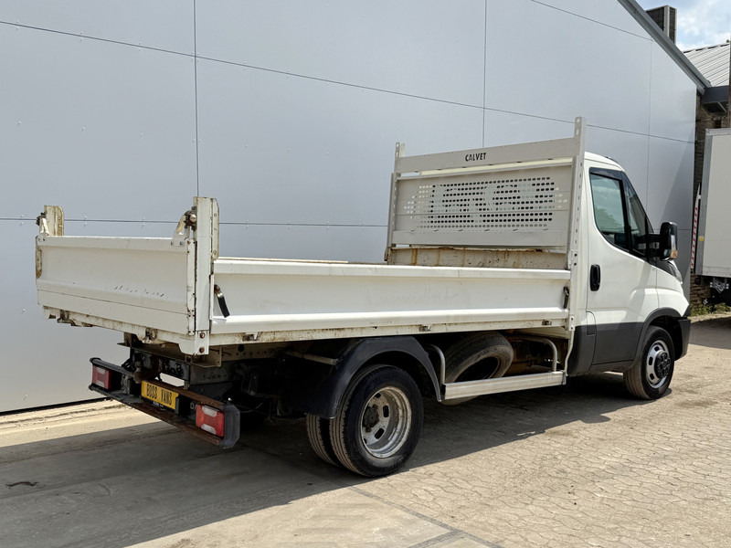 Iveco Daily 35C12 2.3 Kipper Dubbellucht Trekhaak Airco Cruise Control Lucht Geveerde Stoel - Dodávka sklápěč: obrázek 4 Iveco Daily 35C12 2.3 Kipper Dubbellucht Trekhaak Airco Cruise Control Lucht Geveerde Stoel - Dodávka sklápěč: obrázek 4
