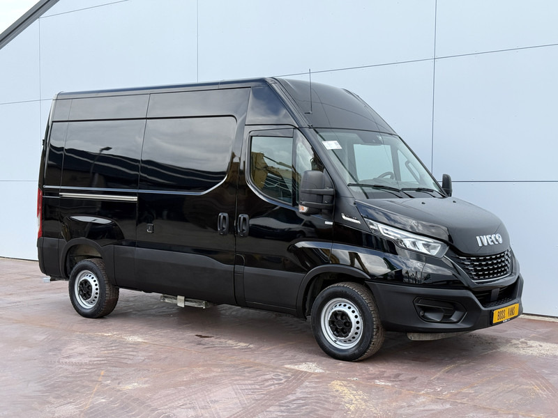 Iveco Daily 35S18 3.0 Automaat L2H2 Adaptieve Cruise Control LED Airco Camera Trekhaak - Furgon: obrázek 4 Iveco Daily 35S18 3.0 Automaat L2H2 Adaptieve Cruise Control LED Airco Camera Trekhaak - Furgon: obrázek 4