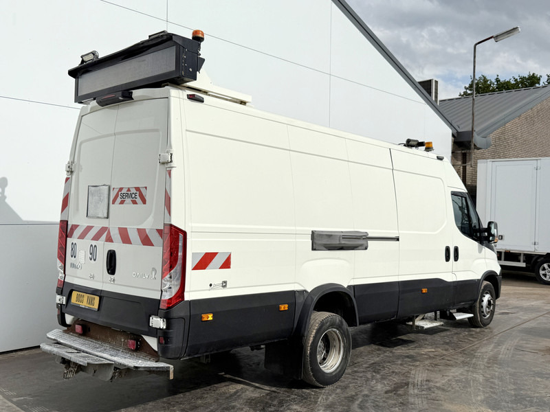 Iveco Daily 70C17 3.0 **Engine Broken** 3.0L L4H2 Dubbellucht Airco Cruise Control Dubbele Schuifdeuren Trekhaak 3.5t Tachograaf - Furgon: obrázek 4 Iveco Daily 70C17 3.0 **Engine Broken** 3.0L L4H2 Dubbellucht Airco Cruise Control Dubbele Schuifdeuren Trekhaak 3.5t Tachograaf - Furgon: obrázek 4