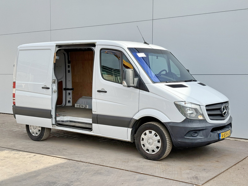 Mercedes-Benz Sprinter 311 2.1 CDI Automaat L2H1 Climate Control Cruise Control Camera trekhaak en lucht geveerde stoel - Furgon: obrázek 5 Mercedes-Benz Sprinter 311 2.1 CDI Automaat L2H1 Climate Control Cruise Control Camera trekhaak en lucht geveerde stoel - Furgon: obrázek 5