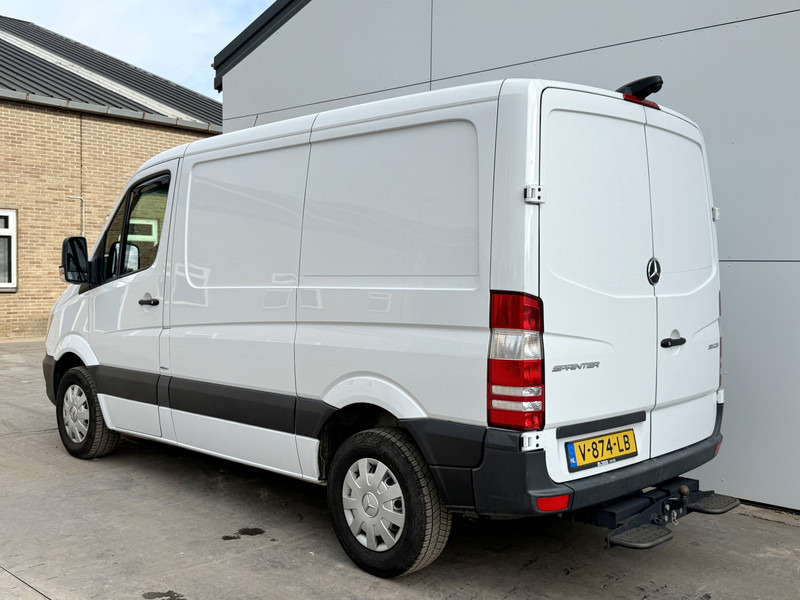 Mercedes-Benz Sprinter 311 2.1 CDI Automaat L2H1 Climate Control Cruise Control Camera trekhaak en lucht geveerde stoel - Furgon: obrázek 2 Mercedes-Benz Sprinter 311 2.1 CDI Automaat L2H1 Climate Control Cruise Control Camera trekhaak en lucht geveerde stoel - Furgon: obrázek 2