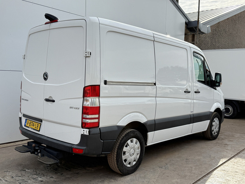 Mercedes-Benz Sprinter 311 2.1 CDI Automaat L2H1 Climate Control Cruise Control Camera trekhaak en lucht geveerde stoel - Furgon: obrázek 3 Mercedes-Benz Sprinter 311 2.1 CDI Automaat L2H1 Climate Control Cruise Control Camera trekhaak en lucht geveerde stoel - Furgon: obrázek 3