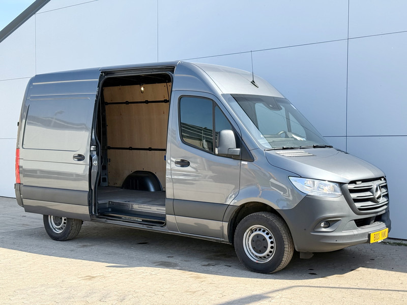 Mercedes-Benz Sprinter 319 1.9 CDI Automaat L2H2 Airco Cruise Control Lane Assist Camera Carplay Dodehoek waarschuwing Parkeersensoren voor achter - Furgon: obrázek 5 Mercedes-Benz Sprinter 319 1.9 CDI Automaat L2H2 Airco Cruise Control Lane Assist Camera Carplay Dodehoek waarschuwing Parkeersensoren voor achter - Furgon: obrázek 5