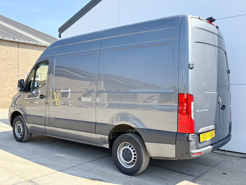 Mercedes-Benz Sprinter 319 1.9 CDI Automaat L2H2 Airco Cruise Control Lane Assist Camera Carplay Dodehoek waarschuwing Parkeersensoren voor achter - Furgon: obrázek 2 Mercedes-Benz Sprinter 319 1.9 CDI Automaat L2H2 Airco Cruise Control Lane Assist Camera Carplay Dodehoek waarschuwing Parkeersensoren voor achter - Furgon: obrázek 2