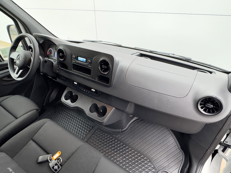 Mercedes-Benz eSprinter 112 L2H2 100% Elektrisch 55kWh 168km WLTP 80kw Snelladen Climate Control Camera Stoelverwarming leasing Mercedes-Benz eSprinter 112 L2H2 100% Elektrisch 55kWh 168km WLTP 80kw Snelladen Climate Control Camera Stoelverwarming: obrázek 9