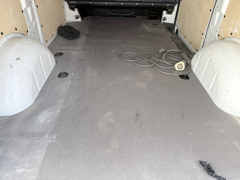 Mercedes-Benz eVito 111 Elektrisch 41kWh 138KM WLTP Extra Lang Climate Control Camera Stoelverwarming leasing Mercedes-Benz eVito 111 Elektrisch 41kWh 138KM WLTP Extra Lang Climate Control Camera Stoelverwarming: obrázek 13 Mercedes-Benz eVito 111 Elektrisch 41kWh 138KM WLTP Extra Lang Climate Control Camera Stoelverwarming leasing Mercedes-Benz eVito 111 Elektrisch 41kWh 138KM WLTP Extra Lang Climate Control Camera Stoelverwarming: obrázek 13