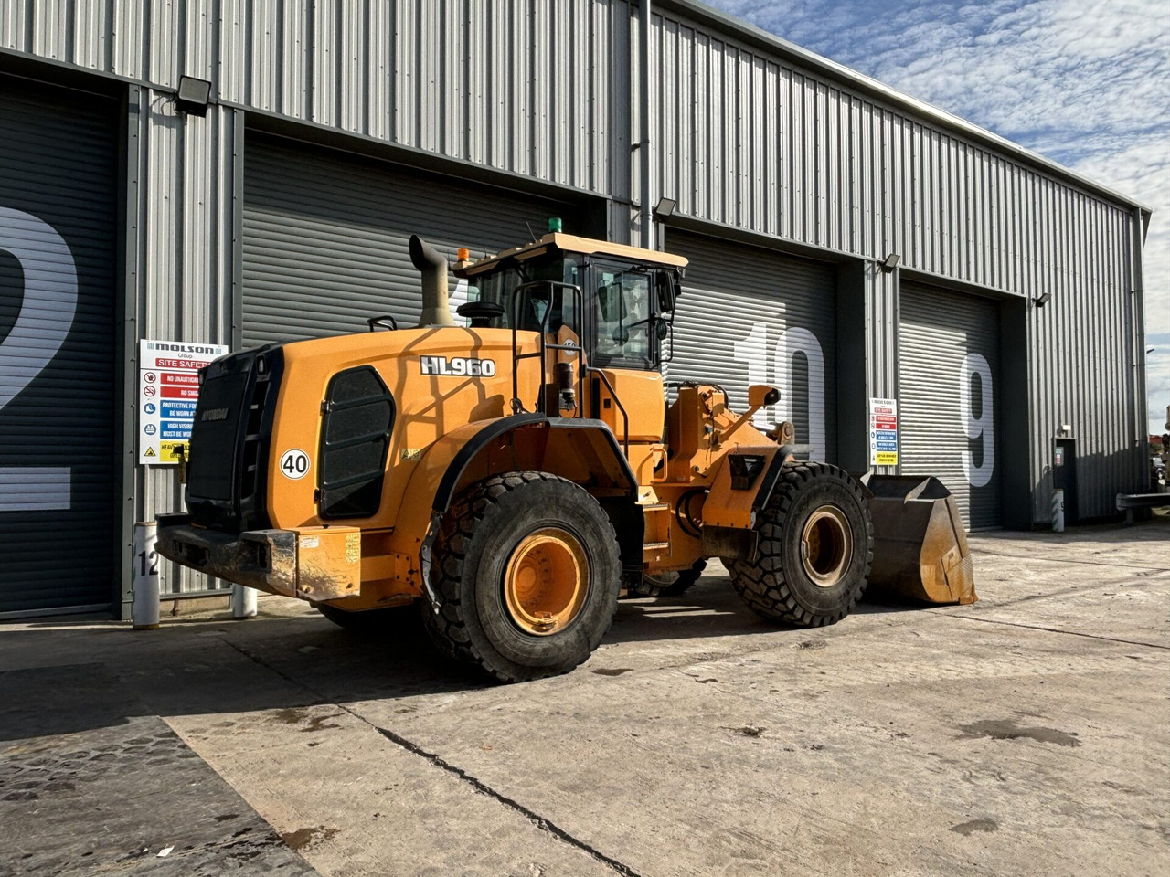 Hyundai HL960 - Kolový nakladač: obrázek 5 Hyundai HL960 - Kolový nakladač: obrázek 5