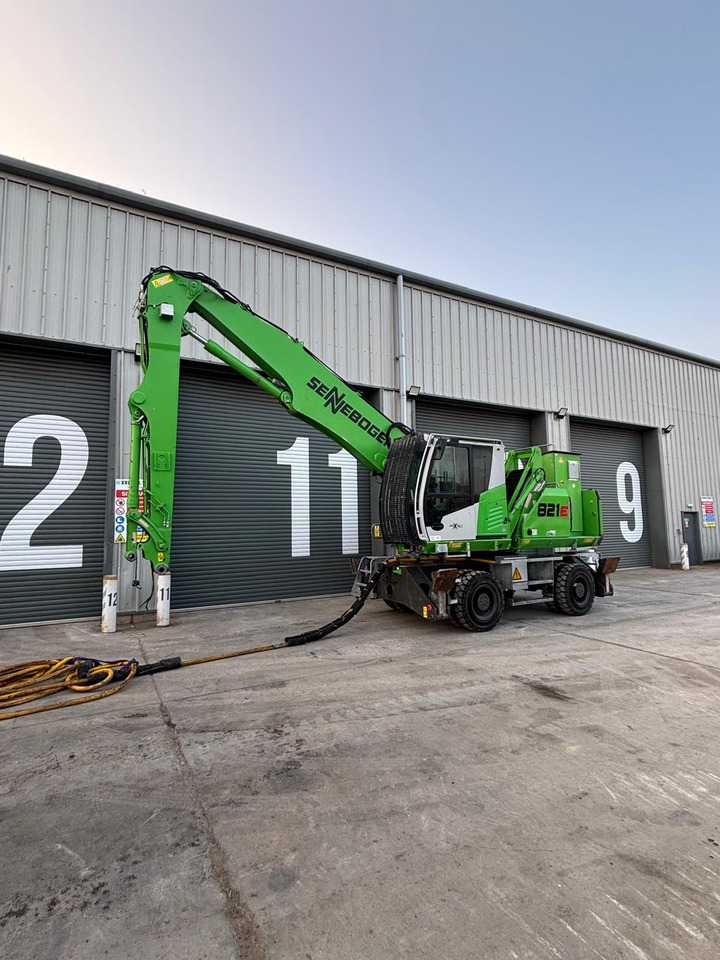 Sennebogen 821E Electric - Překládkové rypadlo: obrázek 1 Sennebogen 821E Electric - Překládkové rypadlo: obrázek 1