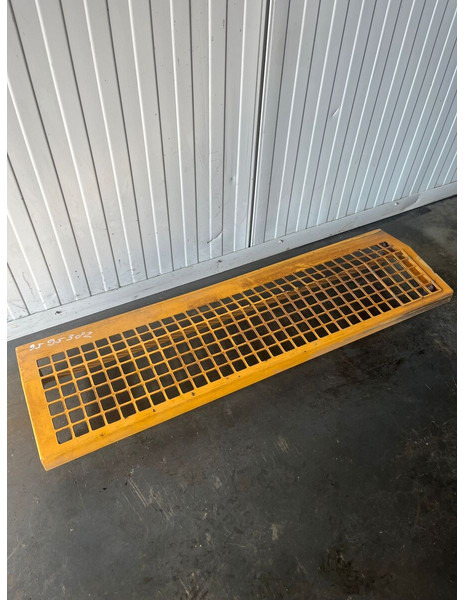 Liebherr A904 Li/A904C Li/R904/R904C - Nárazník: obrázek 1 Liebherr A904 Li/A904C Li/R904/R904C - Nárazník: obrázek 1