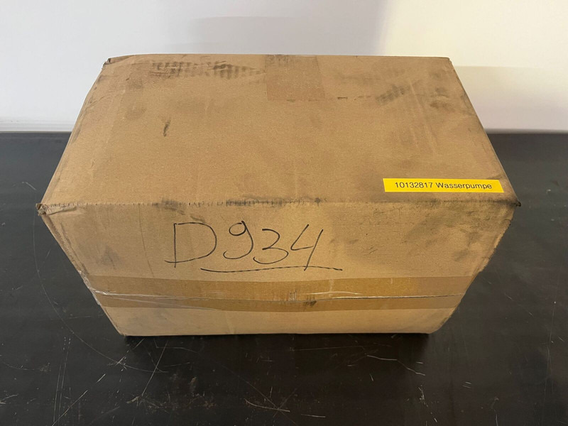 Liebherr P944 / R954 / R944 / R954 / L556-454 / L566-460 - Vodní pumpa: obrázek 4 Liebherr P944 / R954 / R944 / R954 / L556-454 / L566-460 - Vodní pumpa: obrázek 4