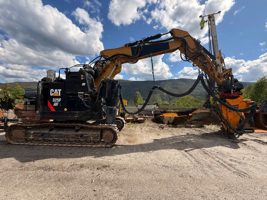 CAT 325 FL CR - Rýpadlo: obrázek 4 CAT 325 FL CR - Rýpadlo: obrázek 4