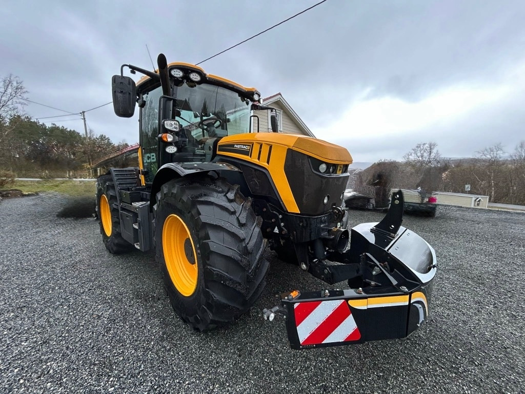 JCB 4220 FASTRAC - Traktor: obrázek 3 JCB 4220 FASTRAC - Traktor: obrázek 3