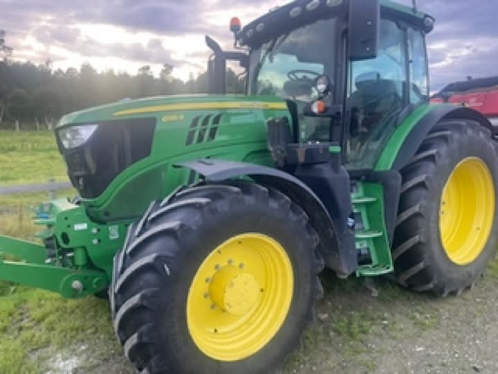 John Deere 6155 R - Traktor: obrázek 2 John Deere 6155 R - Traktor: obrázek 2