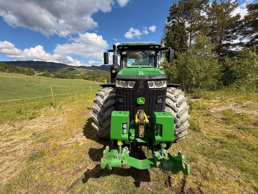 John Deere 8370 R - Traktor: obrázek 5 John Deere 8370 R - Traktor: obrázek 5