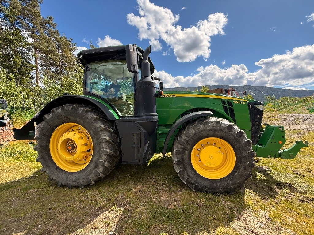 John Deere 8370 R - Traktor: obrázek 2 John Deere 8370 R - Traktor: obrázek 2