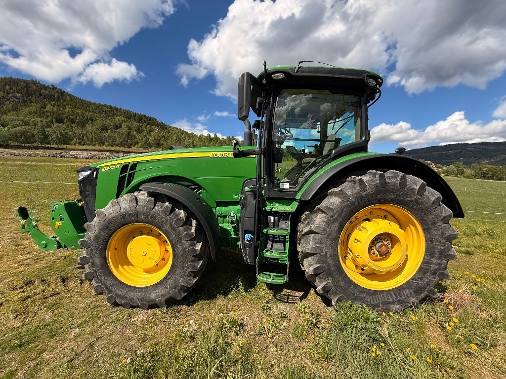 John Deere 8370 R - Traktor: obrázek 3 John Deere 8370 R - Traktor: obrázek 3