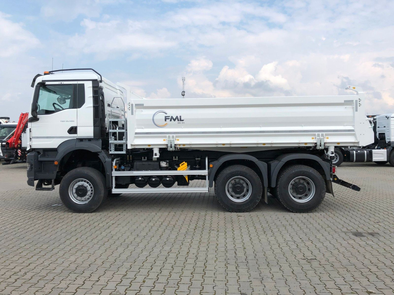 MAN TGS 33.480 6X6 FML Dreiseitenkipper - Sklápěč: obrázek 4 MAN TGS 33.480 6X6 FML Dreiseitenkipper - Sklápěč: obrázek 4