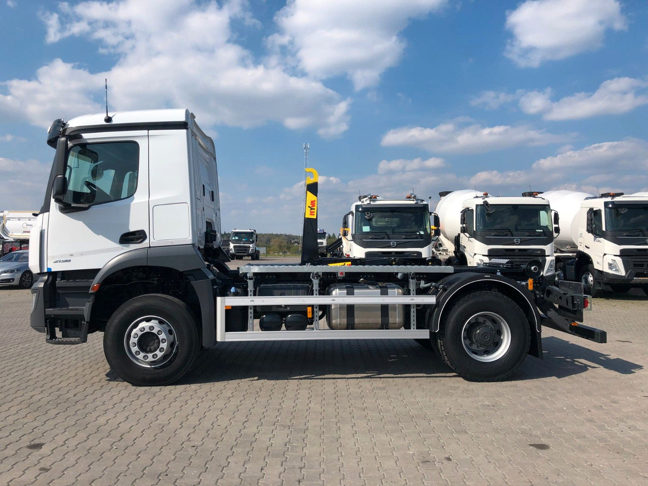 Mercedes-Benz AROCS 2136 Abrollkipper HYVA HKS-12-37-S - Hákový nosič kontejnerů: obrázek 4 Mercedes-Benz AROCS 2136 Abrollkipper HYVA HKS-12-37-S - Hákový nosič kontejnerů: obrázek 4
