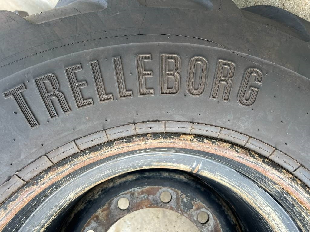 Trelleborg 710/40B22.5 AMPT - Pneumatiky pro Stavební technika: obrázek 2 Trelleborg 710/40B22.5 AMPT - Pneumatiky pro Stavební technika: obrázek 2