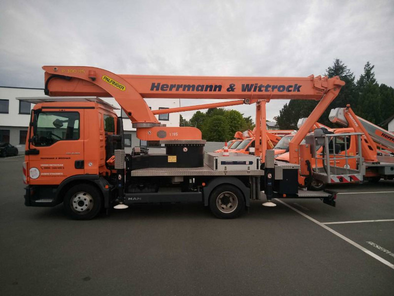Palfinger P 300 KS - Autoplošina: obrázek 3 Palfinger P 300 KS - Autoplošina: obrázek 3