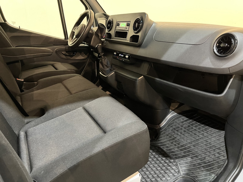 Mercedes-Benz Sprinter 315 CDI L2 RWD DC Dubbel Cabine Open Laadbak / Euro 6 / Trekhaak 3500 KG / Airco / 12.000 KM !! / BPM VRIJ !! leasing Mercedes-Benz Sprinter 315 CDI L2 RWD DC Dubbel Cabine Open Laadbak / Euro 6 / Trekhaak 3500 KG / Airco / 12.000 KM !! / BPM VRIJ !!: obrázek 17