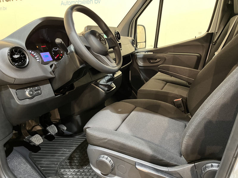 Mercedes-Benz Sprinter 315 CDI L2 RWD DC Dubbel Cabine Open Laadbak / Euro 6 / Trekhaak 3500 KG / Airco / DC 7 Pers. 650 KM !! / BPM VRIJ !! - Dodávka valník, Dodávka s dvojitou kabinou: obrázek 5 Mercedes-Benz Sprinter 315 CDI L2 RWD DC Dubbel Cabine Open Laadbak / Euro 6 / Trekhaak 3500 KG / Airco / DC 7 Pers. 650 KM !! / BPM VRIJ !! - Dodávka valník, Dodávka s dvojitou kabinou: obrázek 5