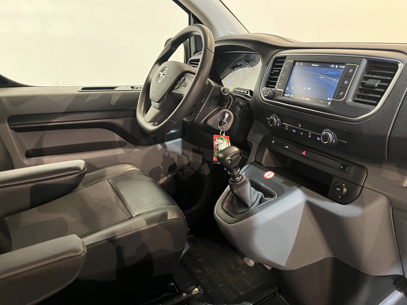 Opel Vivaro 2.0 CDTI L2H1 120 PK Servicebus / Inrichting / Euro 6 / 220V. / Airco / Cruise Control / Trekhaak / Camera / CarPlay / Navigatie / 60.800 KM !! - Malá dodávka: obrázek 3 Opel Vivaro 2.0 CDTI L2H1 120 PK Servicebus / Inrichting / Euro 6 / 220V. / Airco / Cruise Control / Trekhaak / Camera / CarPlay / Navigatie / 60.800 KM !! - Malá dodávka: obrázek 3
