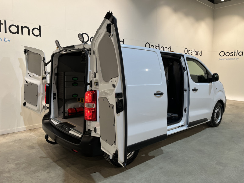 Peugeot e-Expert EV L2 75 kWh Servicebus / Inrichting / 100% Elektrisch / Airco / 220V. / Trekhaak / Camera / Cruise Control / Navigatie / CarPlay / 3-Zits / 1.900 KM !! - Malá dodávka, Elektrická dodávka: obrázek 2 Peugeot e-Expert EV L2 75 kWh Servicebus / Inrichting / 100% Elektrisch / Airco / 220V. / Trekhaak / Camera / Cruise Control / Navigatie / CarPlay / 3-Zits / 1.900 KM !! - Malá dodávka, Elektrická dodávka: obrázek 2