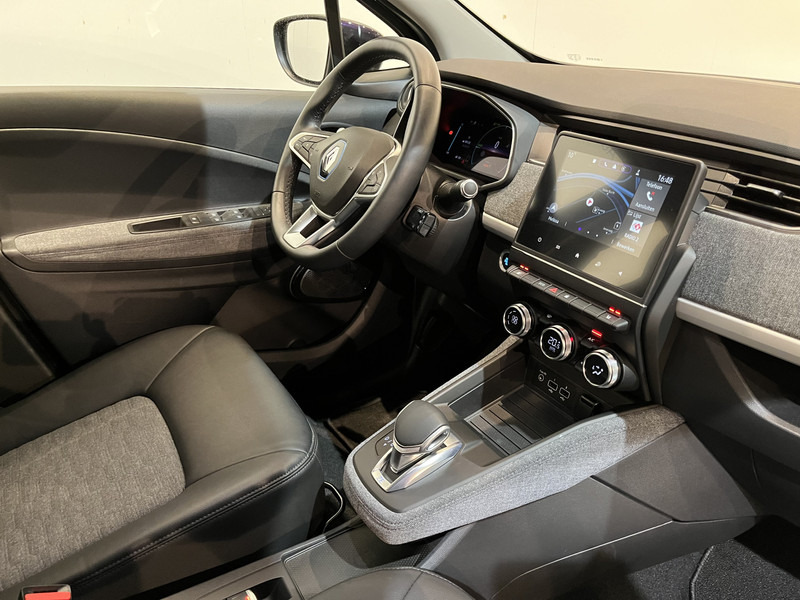 Renault ZOE R110 Experience 52 kWh (Huuraccu) / CarPlay / Camera / Airco / Cruise Control / LMV / Navigatie / 11.000 KM !! Prijs ex BTW € 11.500,- - Hatchback: obrázek 4 Renault ZOE R110 Experience 52 kWh (Huuraccu) / CarPlay / Camera / Airco / Cruise Control / LMV / Navigatie / 11.000 KM !! Prijs ex BTW € 11.500,- - Hatchback: obrázek 4