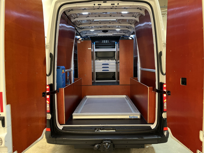 Volkswagen Crafter 35 2.0 TDI L3H3 180 PK Servicebus / Sortimo Inrichting / Euro 6 / Schuifdeur L + R / 220V. / Airco / Cruise Control / Camera / Trekhaak 3000 KG. / CarPlay / Navigatie - Furgon: obrázek 5 Volkswagen Crafter 35 2.0 TDI L3H3 180 PK Servicebus / Sortimo Inrichting / Euro 6 / Schuifdeur L + R / 220V. / Airco / Cruise Control / Camera / Trekhaak 3000 KG. / CarPlay / Navigatie - Furgon: obrázek 5