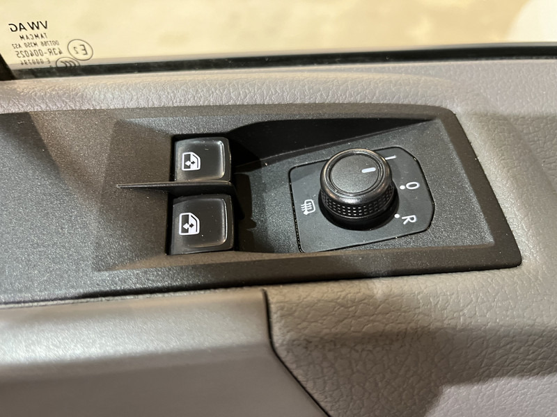 Volkswagen Crafter Crafter 50 TDI 180 PK Open Laadbak / Hiab Kraan / Euro 6 / Airco / Trekhaak 3500 KG / Cruise Control / CarPlay / 51.000 KM !! C-Rijbewijs !! leasing Volkswagen Crafter Crafter 50 TDI 180 PK Open Laadbak / Hiab Kraan / Euro 6 / Airco / Trekhaak 3500 KG / Cruise Control / CarPlay / 51.000 KM !! C-Rijbewijs !!: obrázek 13