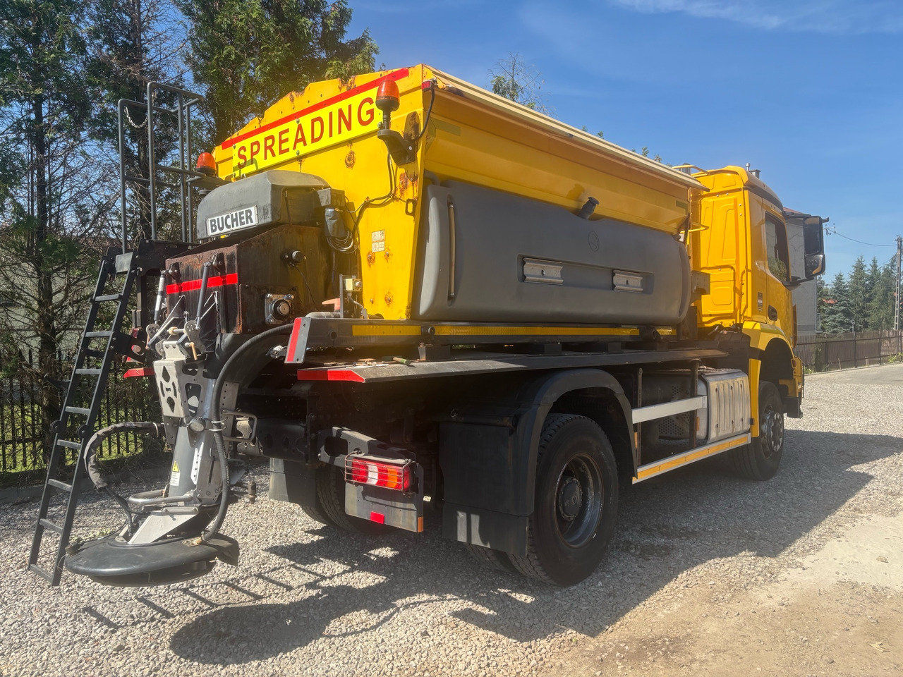 MERCEDES AROCS 1824 4x4BB GRITTER/SPREADER/PLOUGH - Vozidlo pro zimní údržbu: obrázek 5 MERCEDES AROCS 1824 4x4BB GRITTER/SPREADER/PLOUGH - Vozidlo pro zimní údržbu: obrázek 5