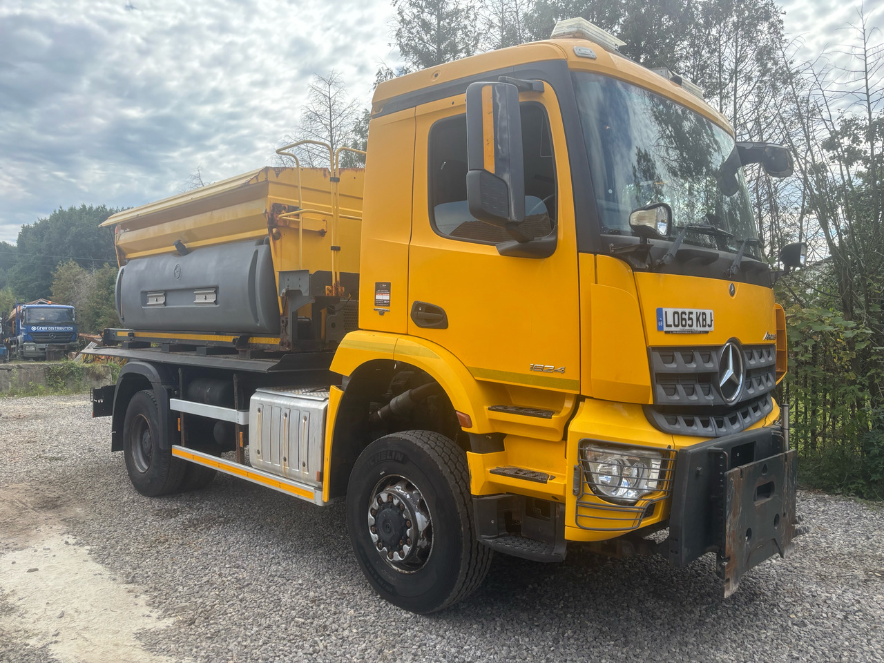 MERCEDES AROCS 1824 4x4BB GRITTER/SPREADER/PLOUGH - Vozidlo pro zimní údržbu: obrázek 4 MERCEDES AROCS 1824 4x4BB GRITTER/SPREADER/PLOUGH - Vozidlo pro zimní údržbu: obrázek 4