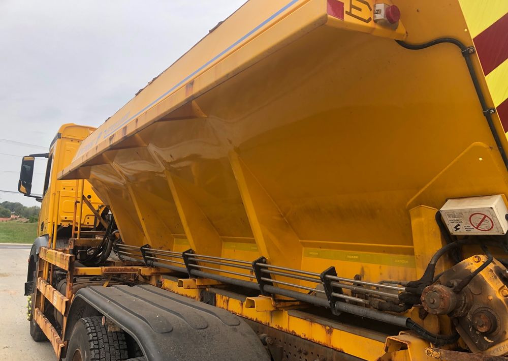 Vozidlo pro zimní údržbu Mercedes-Benz Arocs 3333 6x6 piaskarka solarka econ pług schmidt: obrázek 8